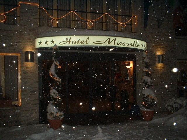 Hotel Miravalle 2000 Лиццано-ин-Бельведере Экстерьер фото